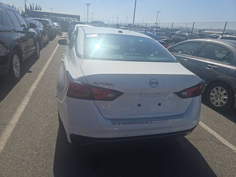 Used 2026 Nissan Altima 2.5 SV FWD image 6