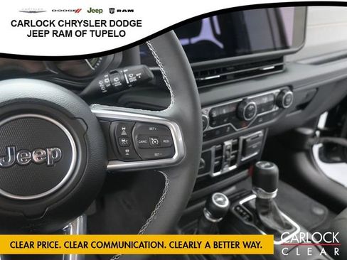 Used 2025 Jeep Wrangler Sahara AWD/4WD image 16