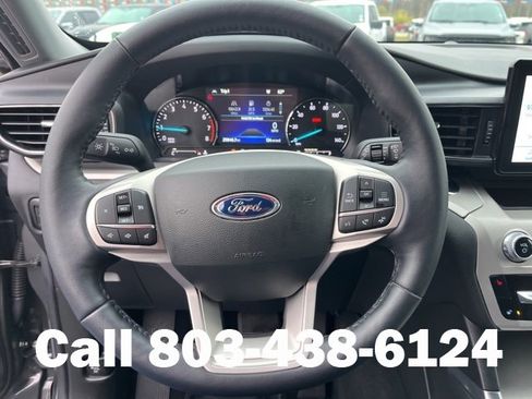 Used 2022 Ford Explorer XLT w/ Equipment Group 202A image 18