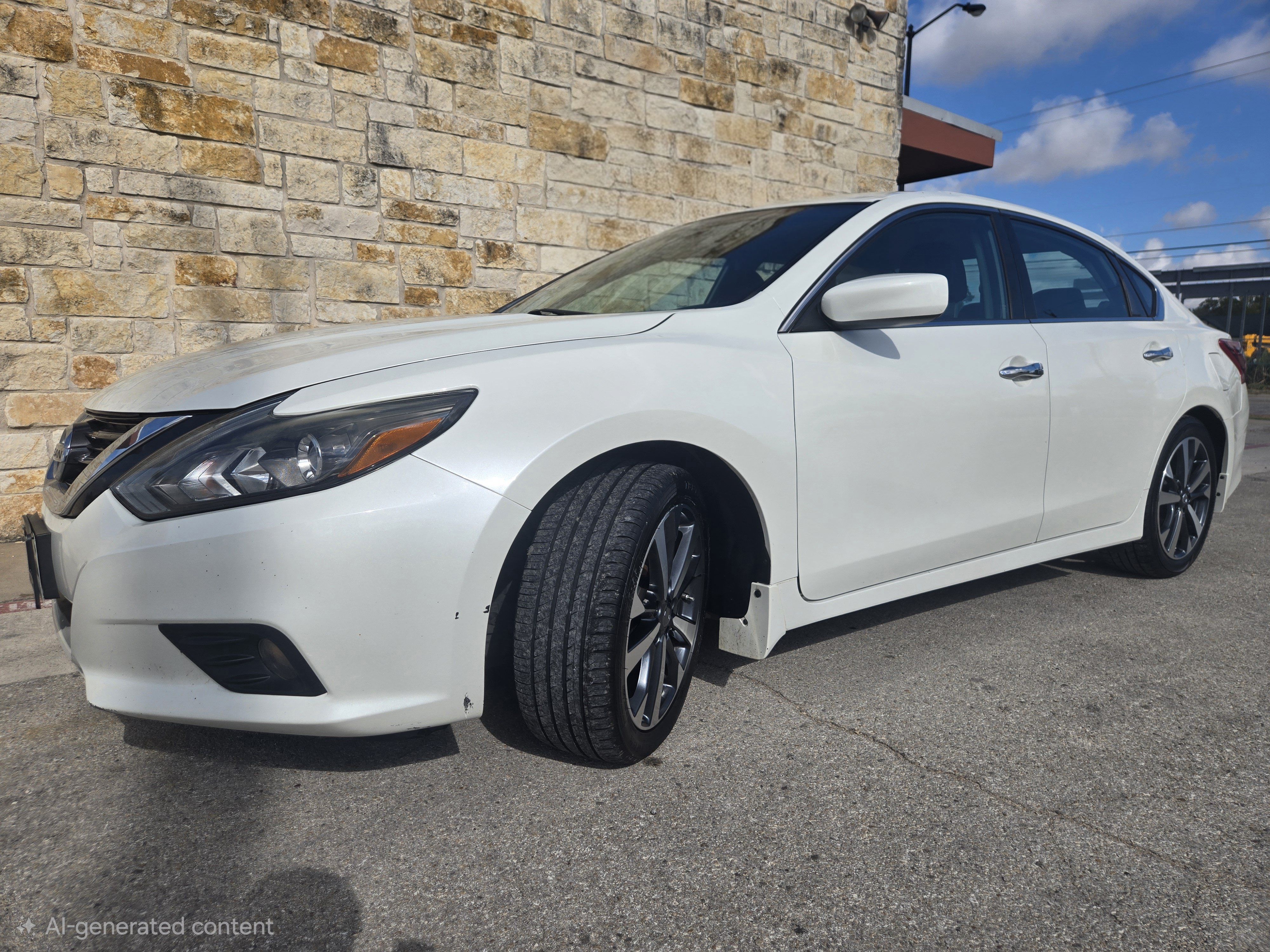 Used 2017 Nissan Altima 2.5 SR FWD image 2