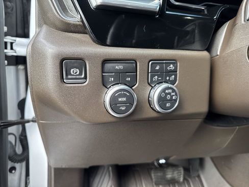 Used 2024 GMC Sierra 1500 SLT w/ SLT Premium Plus Package AWD/4WD image 20