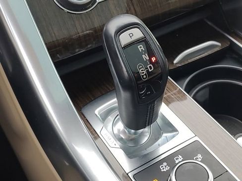 Used 2017 Land Rover Range Rover Sport HSE image 17