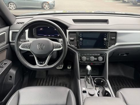 Used 2023 Volkswagen Atlas Cross Sport SEL R-Line AWD/4WD image 12