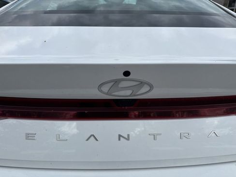 Used 2024 Hyundai Elantra SEL FWD image 36