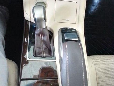 Used 2016 Lexus ES 350 w/ Luxury Package w/Wood Trim FWD image 9