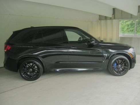 Used 2018 BMW X5 M AWD/4WD image 7