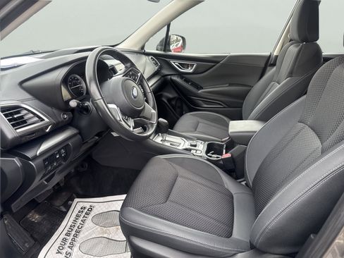 Used 2019 Subaru Forester Premium AWD/4WD image 18