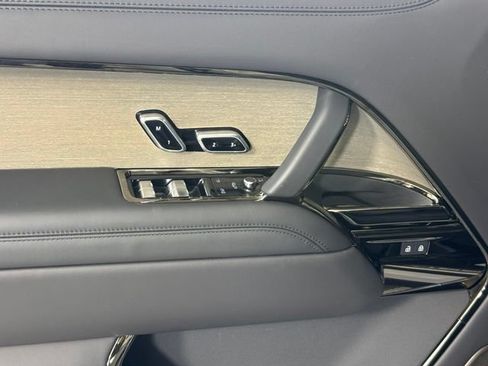 New 2026 Land Rover Range Rover SV AWD/4WD image 15