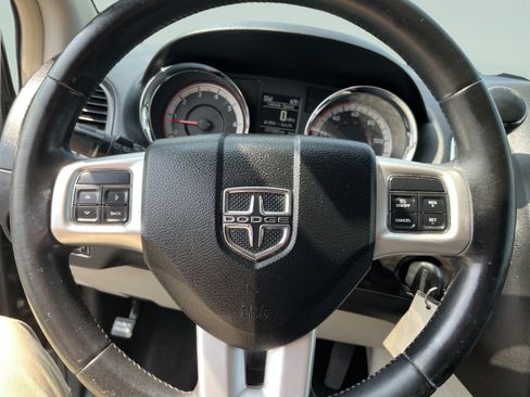 Used 2012 Dodge Grand Caravan Crew FWD image 20