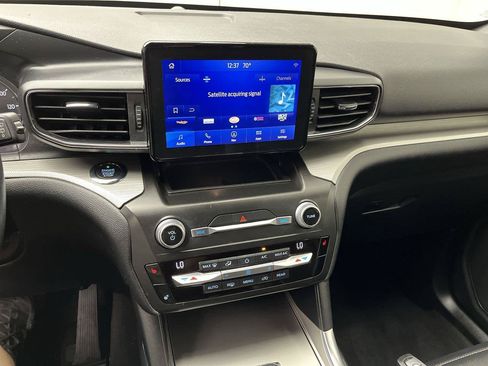 Certified 2020 Ford Explorer XLT w/ Equipment Group 202A AWD/4WD image 19