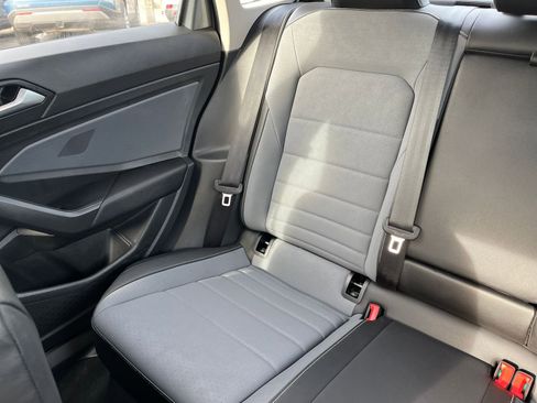 Used 2025 Volkswagen Jetta SE image 36