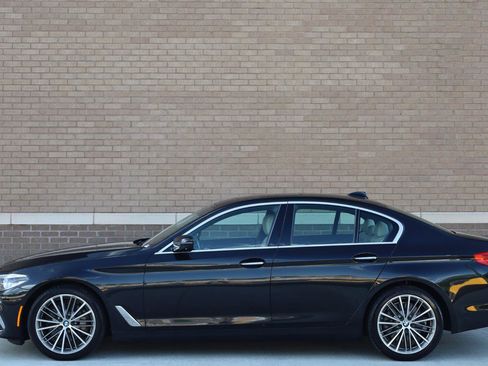 Used 2017 BMW 540i xDrive AWD/4WD image 2