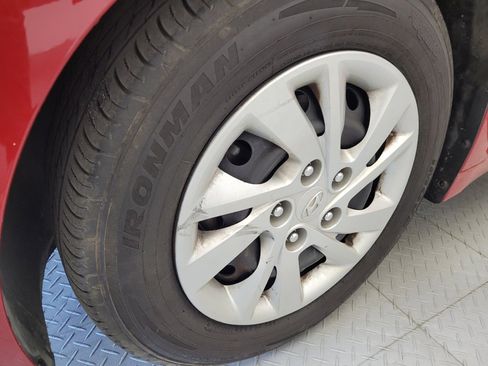 Used 2019 Hyundai Elantra SE FWD image 31