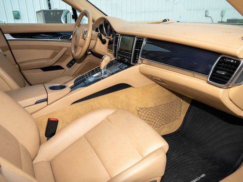 Used 2015 Porsche Panamera S RWD image 51