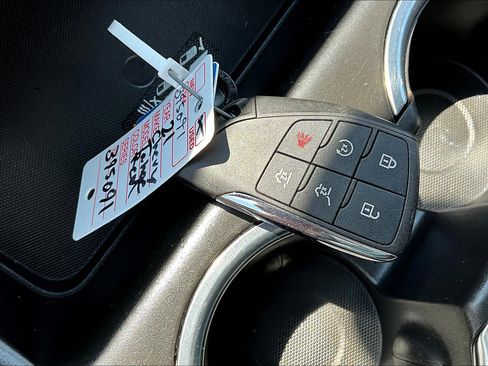 Used 2021 Chevrolet Tahoe Z71 image 12