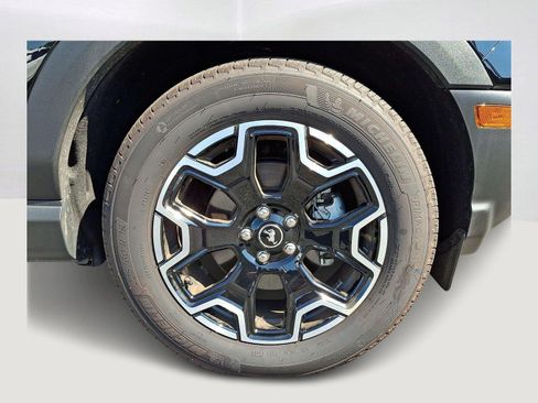 Used 2025 Ford Bronco Sport Outer Banks w/ Outer Banks Tech Package+ AWD/4WD image 8