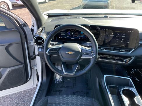 Used 2025 Chevrolet Equinox LT image 27