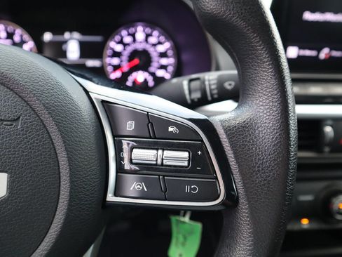 Used 2022 Kia Forte LXS image 40