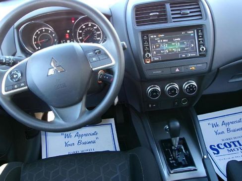 Used 2025 Mitsubishi Outlander Sport ES AWD/4WD image 11