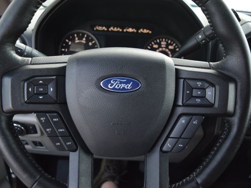Used 2019 Ford F150 XLT w/ Equipment Group 302A Luxury AWD/4WD image 13