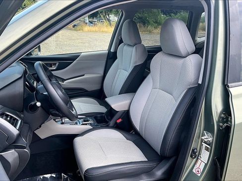 Used 2019 Subaru Forester Premium w/ All-Weather Package AWD/4WD image 9