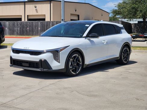 New 2026 Kia K4 EX w/ GT-Line Premium Package FWD image 2