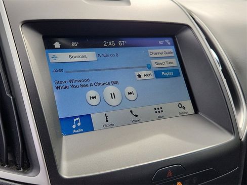 Used 2019 Ford Edge SEL image 17