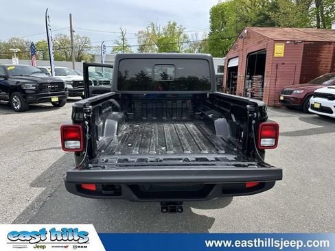 Used 2022 Jeep Gladiator Sport AWD/4WD image 18