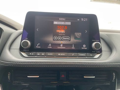 Certified 2021 Nissan Rogue SV FWD image 15