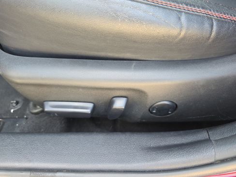 Used 2016 Toyota Camry SE image 10