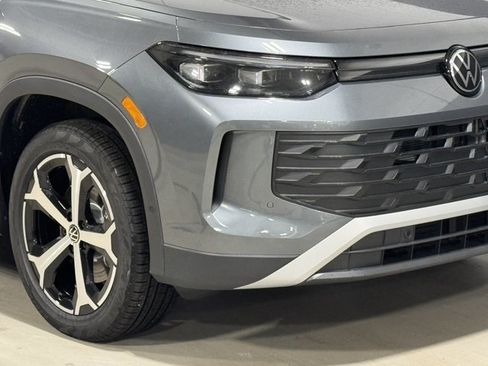 New 2026 Volkswagen Tiguan SE AWD/4WD image 3