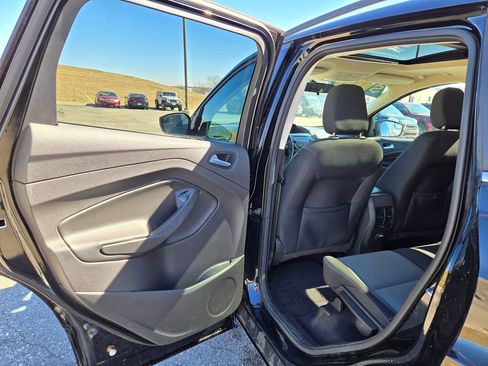 Used 2018 Ford Escape SE image 25