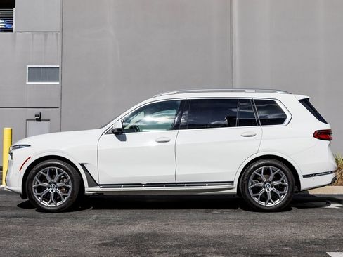 Used 2025 BMW X7 xDrive40i image 2