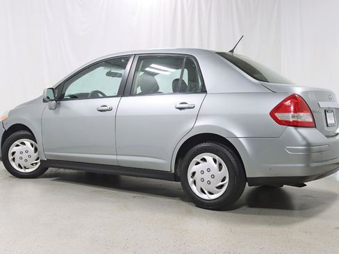 Used 2011 Nissan Versa 1.8 S FWD image 9