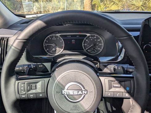 New 2025 Nissan Pathfinder SL w/ Black Appearance Package image 31