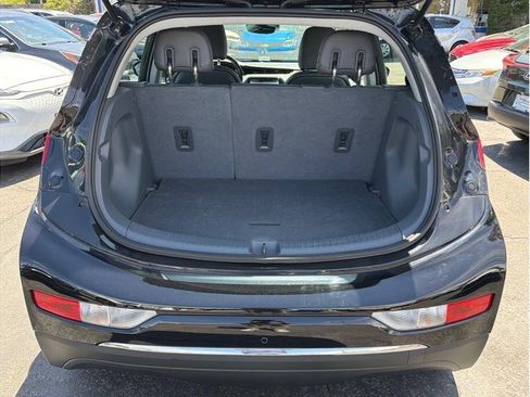 Used 2020 Chevrolet Bolt Premier w/ Infotainment Package FWD image 20