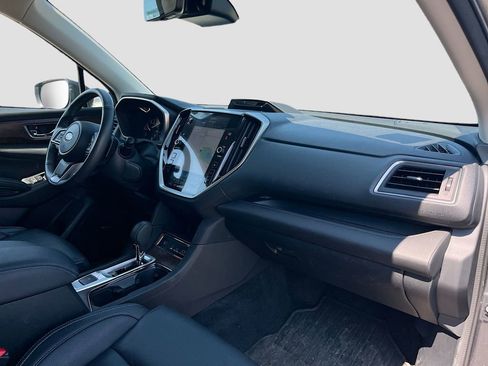Used 2024 Subaru Ascent Touring AWD/4WD image 32