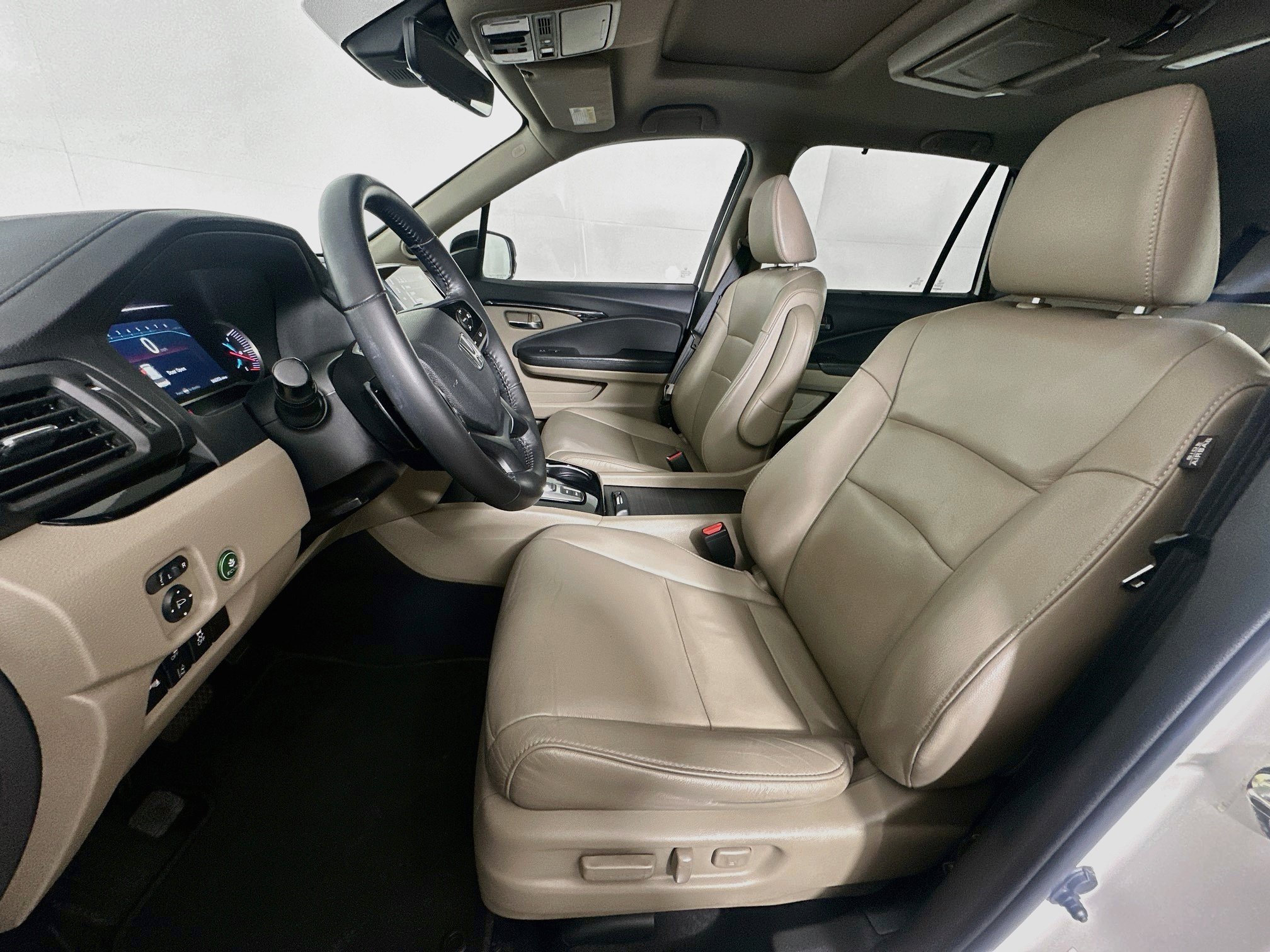 Used 2019 Honda Pilot Touring image 13