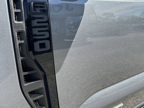 Used 2023 Ford F250 Lariat w/ Sport Appearance Package image 9