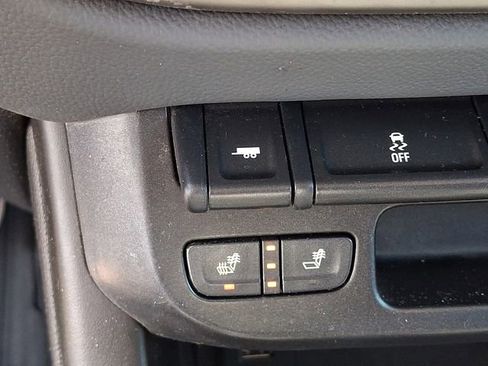 Used 2017 Chevrolet Colorado Z71 AWD/4WD image 17