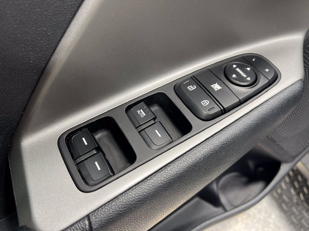 Used 2019 Kia Niro LX FWD image 15