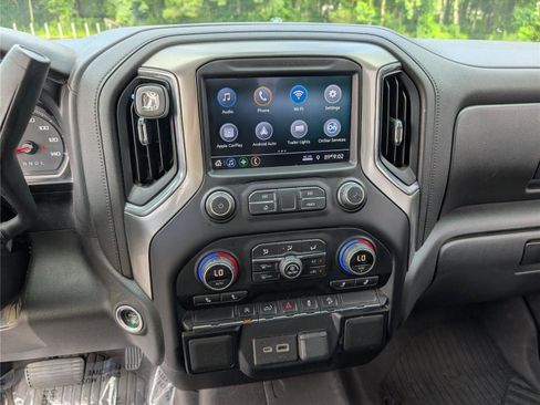 Used 2021 Chevrolet Silverado 1500 LT AWD/4WD image 16