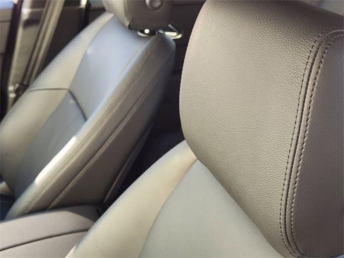 Used 2025 Land Rover Range Rover Velar S image 15