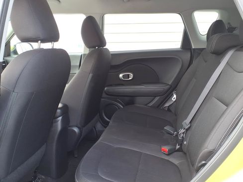 Used 2016 Kia Soul FWD image 9
