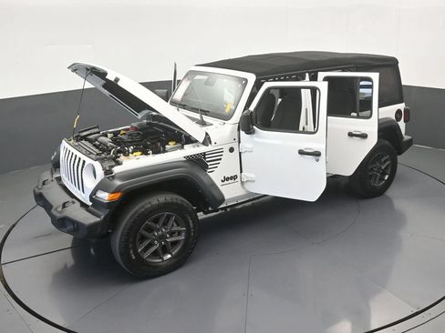 Used 2024 Jeep Wrangler Unlimited Sport AWD/4WD image 59