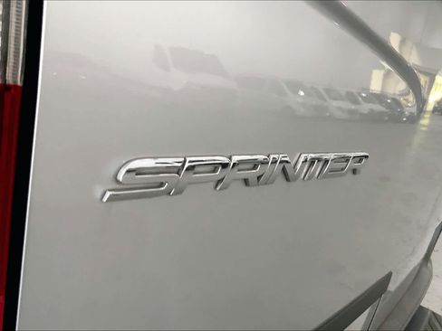 Used 2017 Mercedes-Benz Sprinter 2500 image 31