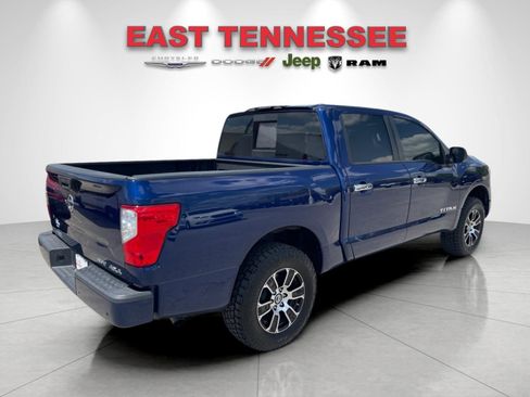 Used 2021 Nissan Titan SV AWD/4WD image 3
