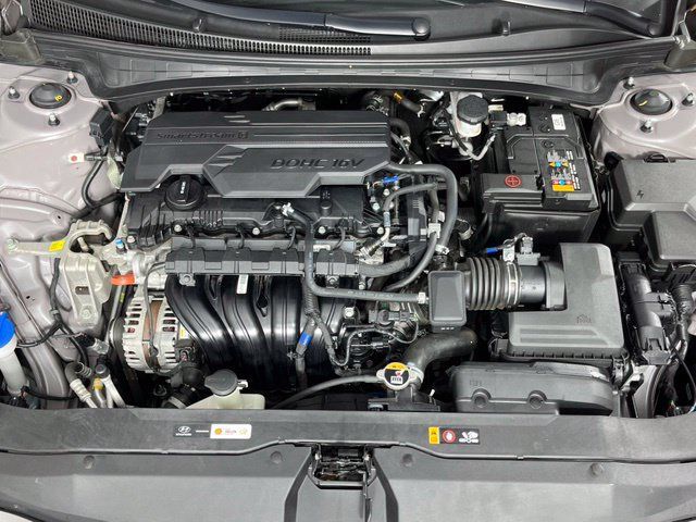 Used 2024 Hyundai Elantra SEL FWD image 8