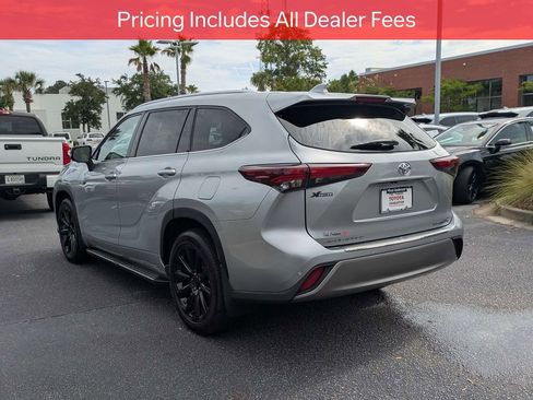 Used 2024 Toyota Highlander Platinum FWD image 7