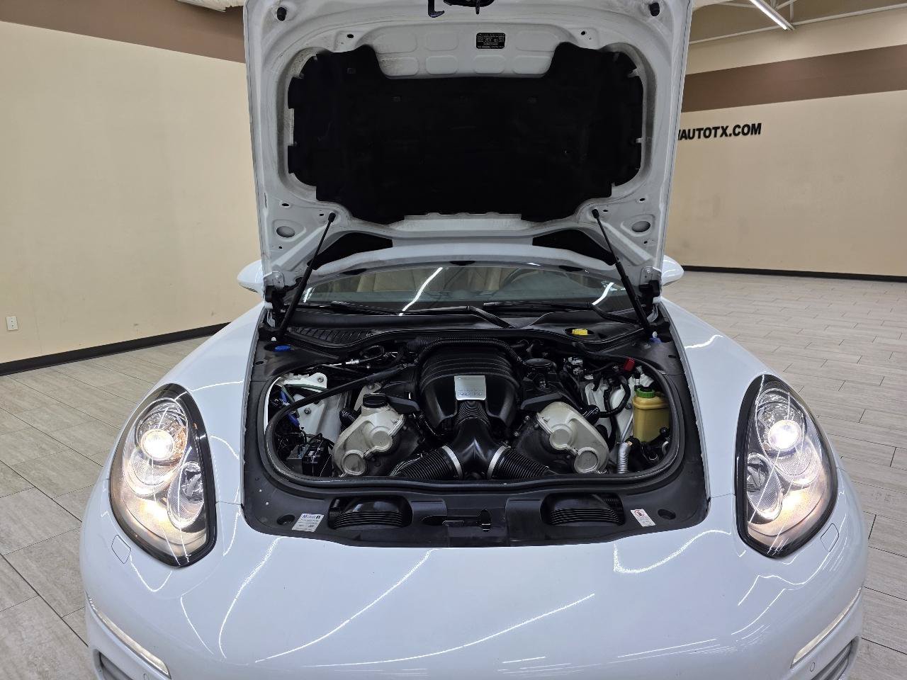 Used 2015 Porsche Panamera 4 w/ Premium Package Plus AWD/4WD image 43